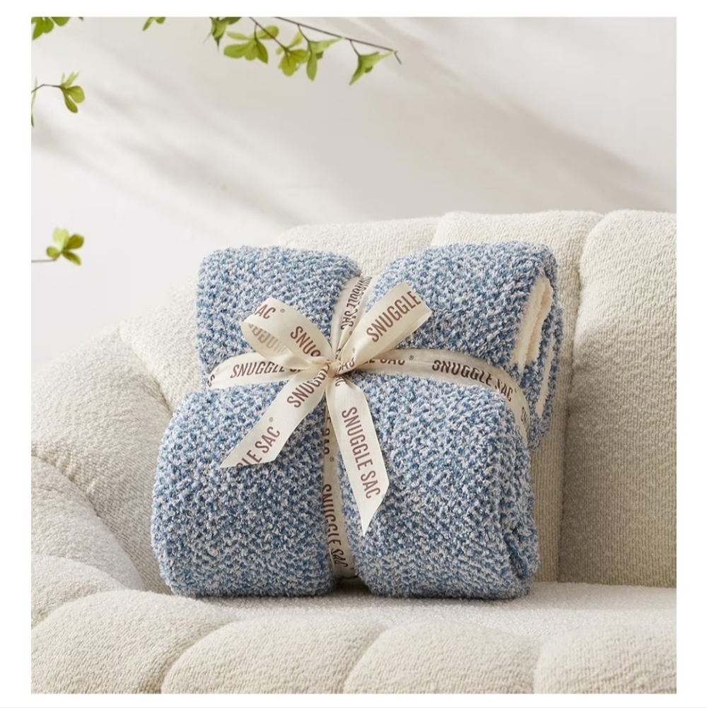 New Snuggle Hug Throw Blanket Size 50"x60"